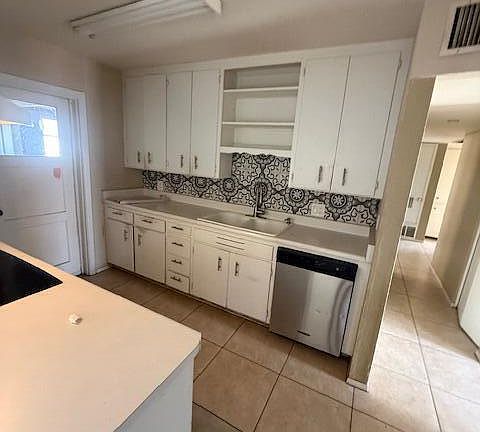 4th image of 3148 W CHARTER OAK Road