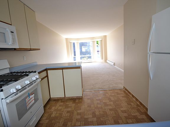 2nd image of 1916 Page St APT 3