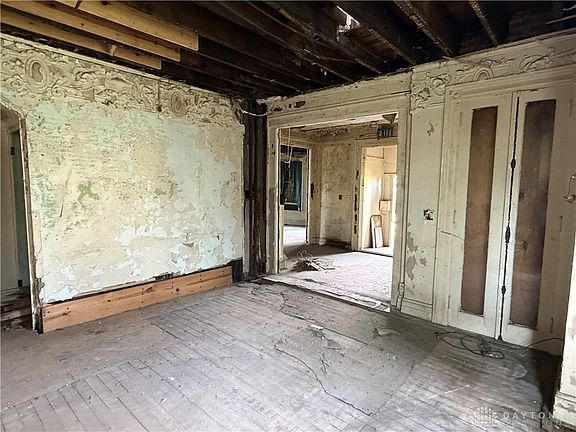3rd image of 221 Central Ave