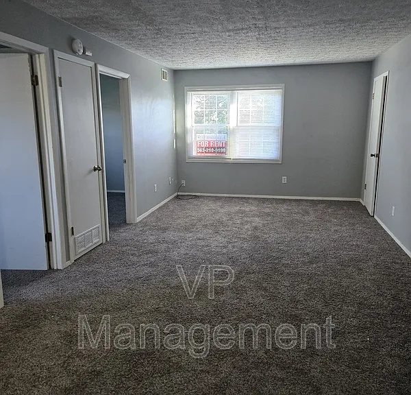 2218 Emerald Dr #6 — Photo 3