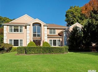 84 Cypress Dr, Woodbury, NY 11797