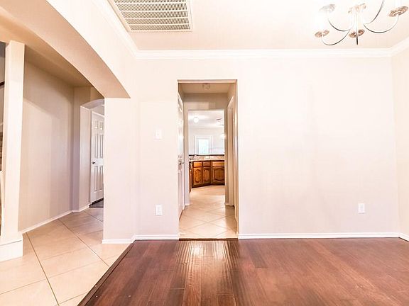 5th image of 329 Highland Valley Ct