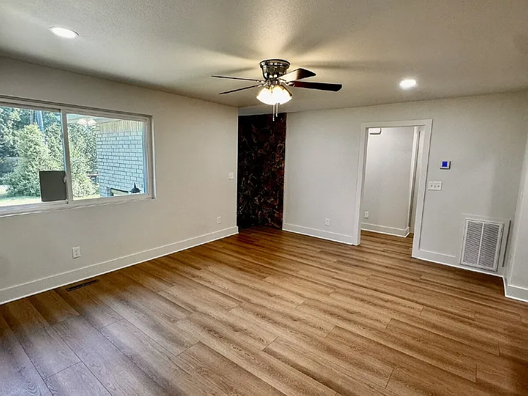 14911 Dutchmans Dr — Photo 3