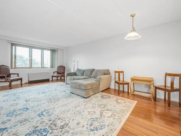 701 Pelham Road #1D, New Rochelle, NY 10805