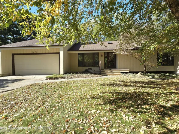 5659 Ventura Pl, Haslett, MI 48840