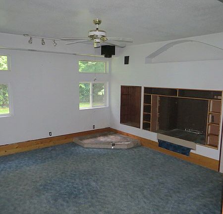 5th image of 8423 271st Ave E