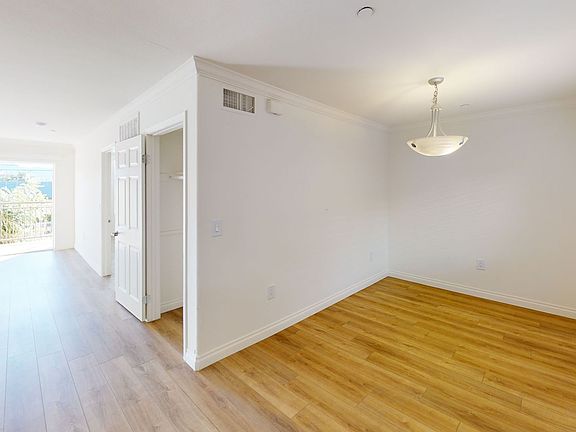 4th image of 7925 Ventura Canyon Ave Unit 203