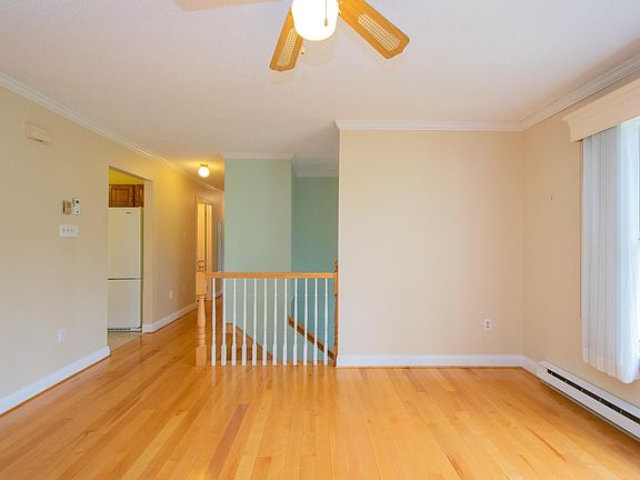 3rd image of 25 Barry Allen Dr