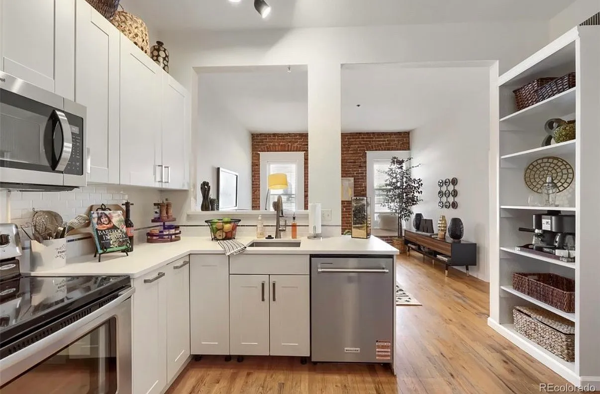 1425 N Washington St — Photo 3