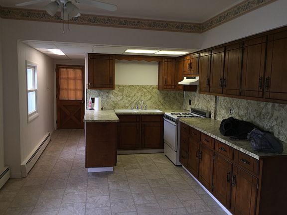 3rd image of 63 Townsend Ave