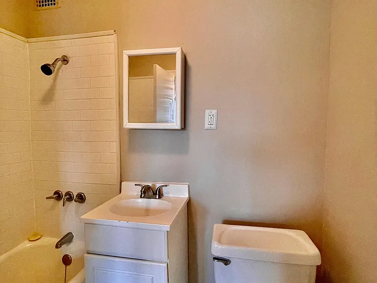3713 Summit St #301 — Photo 9