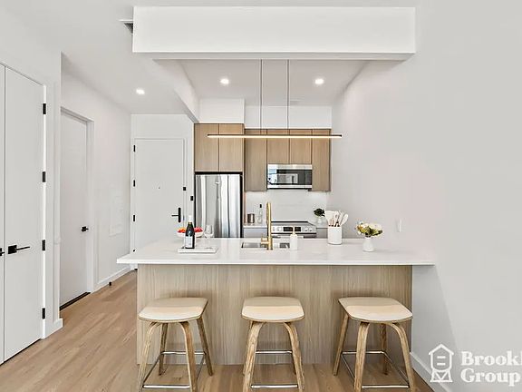 2nd image of 556 Baltic St #604