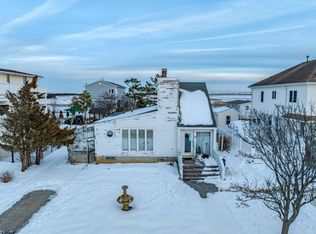 21 Point Dr, Somers Point, NJ 08244