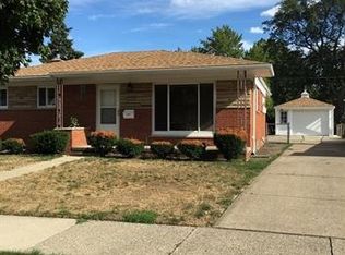 26603 Woodshire St, Dearborn Heights, MI 48127