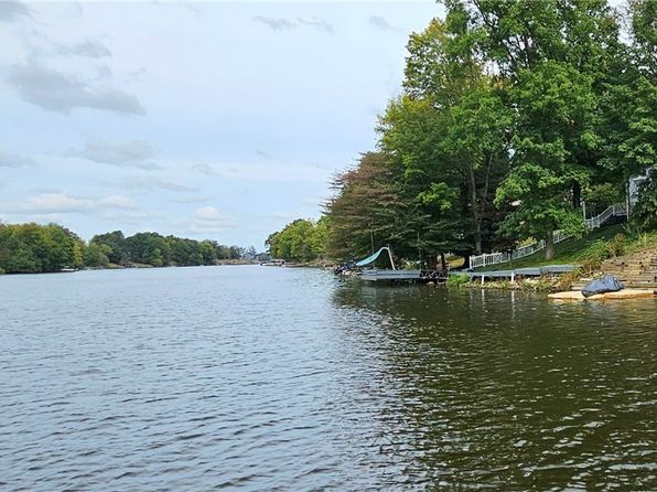 1441 Lake Vue Dr, Roaming Shores, OH 44085