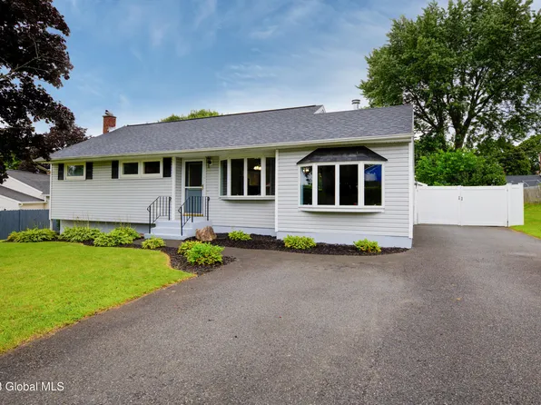 21 Venus Drive, Colonie, NY 12211