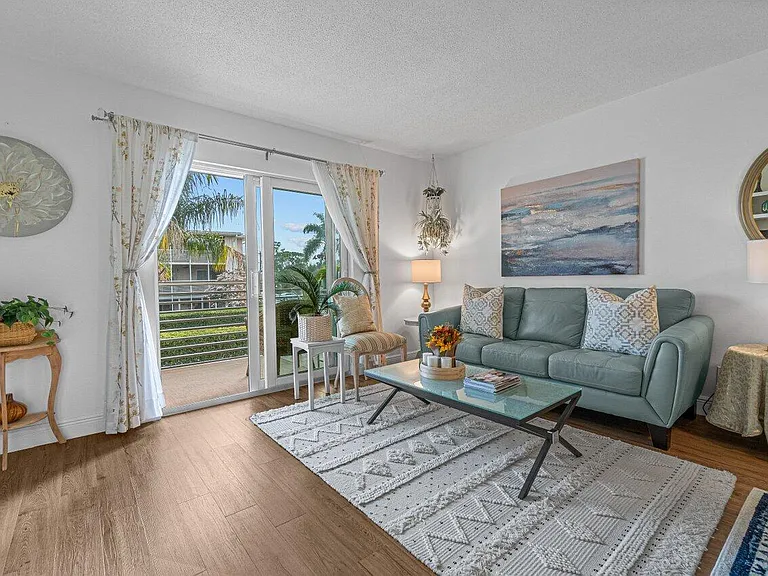 2855 S Garden Dr #211 — Photo 12