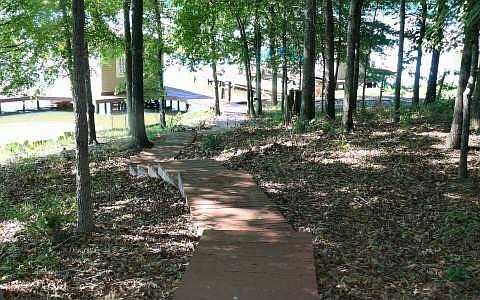 3rd image of 512 Rockville Springs Dr