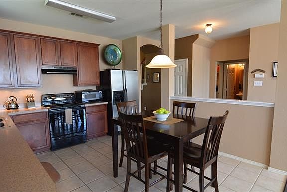 4th image of 2839 Park Springs Dr