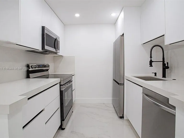 13250 SW 7th Ct #204L — Photo 5