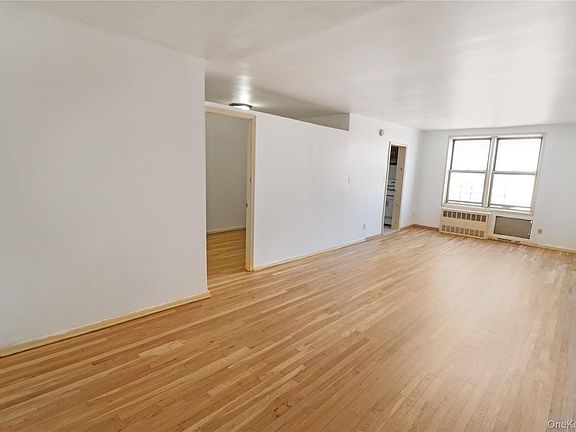 2nd image of 4125 Kissena Boulevard #5HH