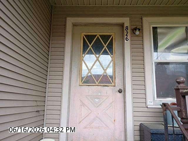 2nd image of 826 2nd Ave