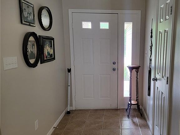 4th image of 502 Woodfield Cir