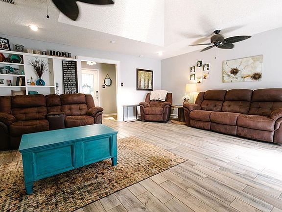 5th image of 1005 Warren Dr