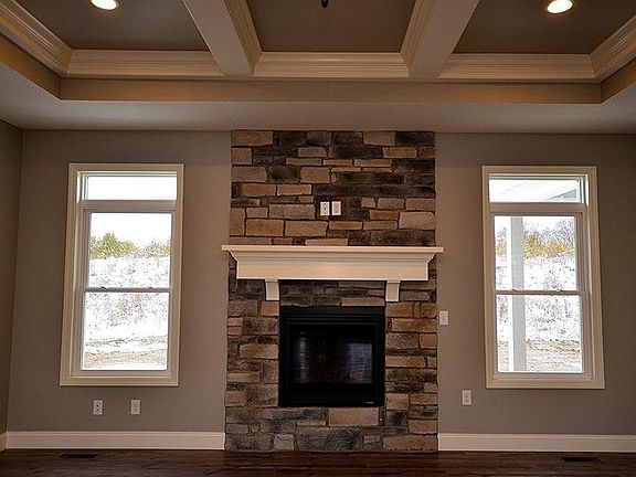 3rd image of 956 Foxtail Cir