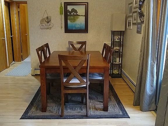 Eat-in Kitchen