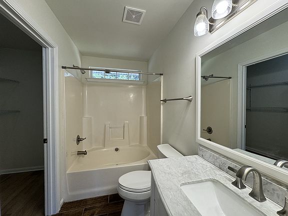 5th image of 15469 Stone Hollow Dr