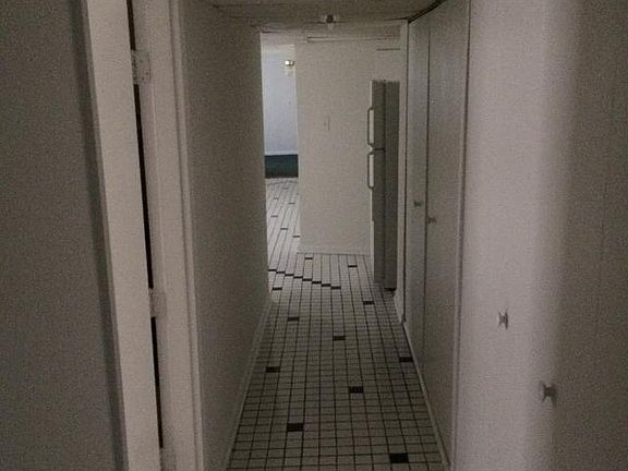 3rd image of 2821 W Farragut Ave APT Be