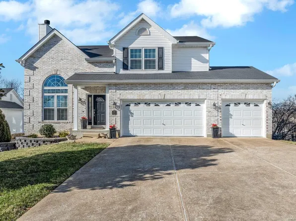 1110 Mosswoods Ct, Fenton, MO 63026