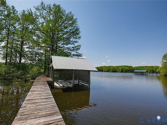 2nd image of 2221 S Landing Rd