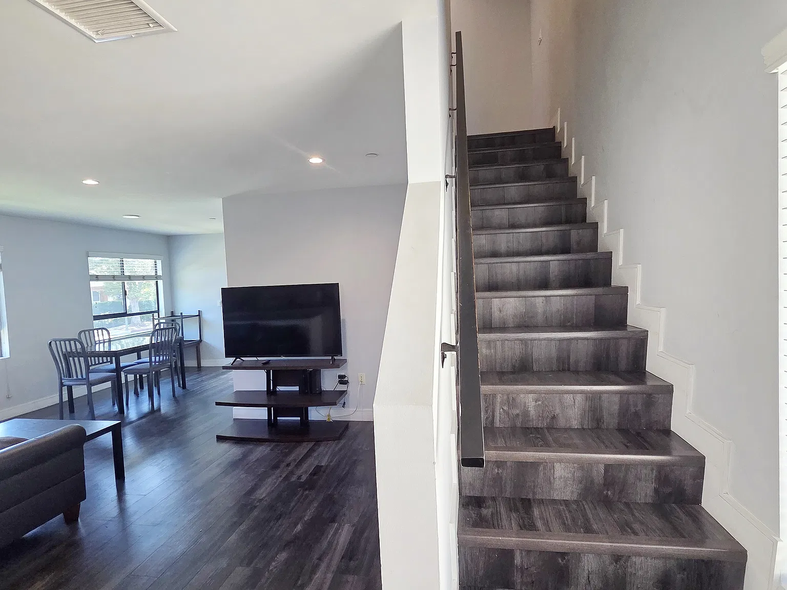 4 bed, 1400 sqft, $4,500 — Photo 4