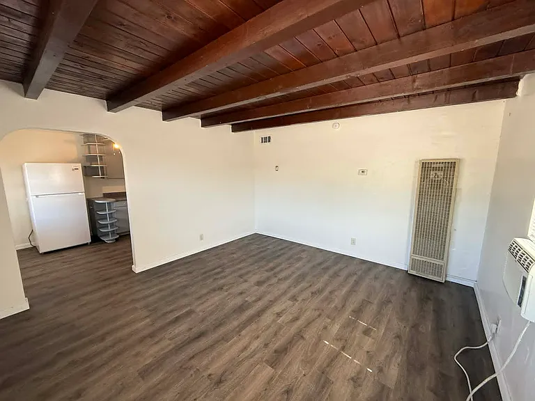 5021 E 1st St — Photo 12