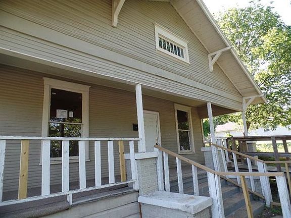 4th image of 1322 Ash Crescent St