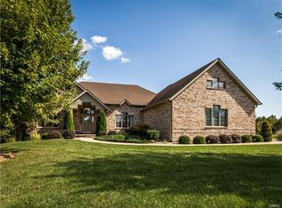 561 Berkshire Dr, Troy, IL 62294