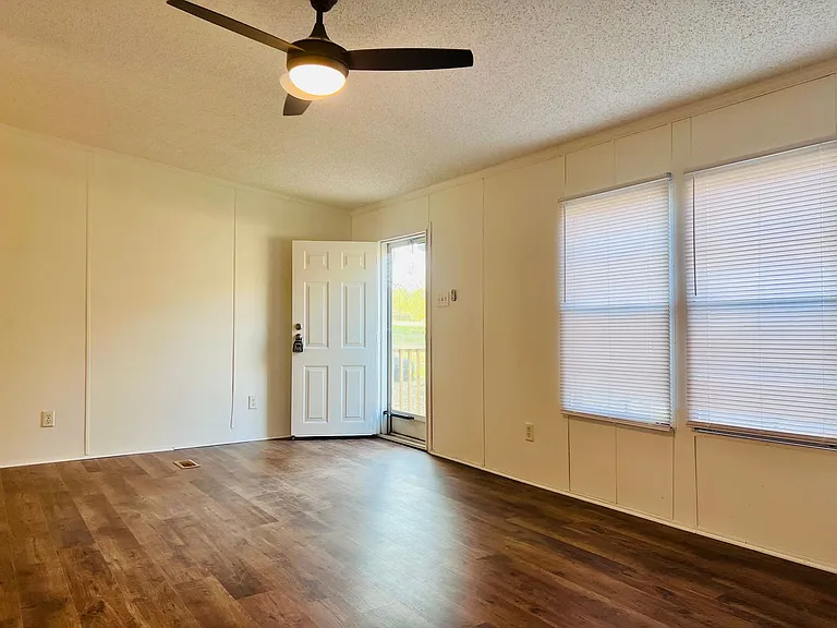 2604 Elderberry Trl — Photo 9