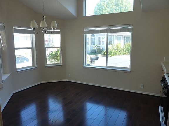 Dining area in the kitchen.
