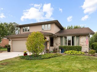 20400 S Green Meadow Ln, Frankfort, IL 60423