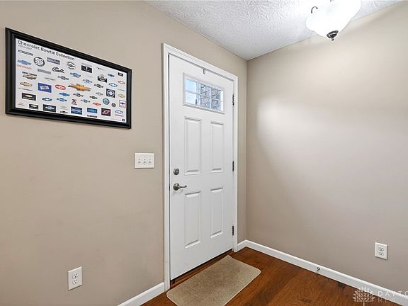 3rd image of 9562 Union Park