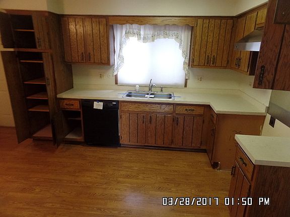 4th image of 15210 Windsor Dr