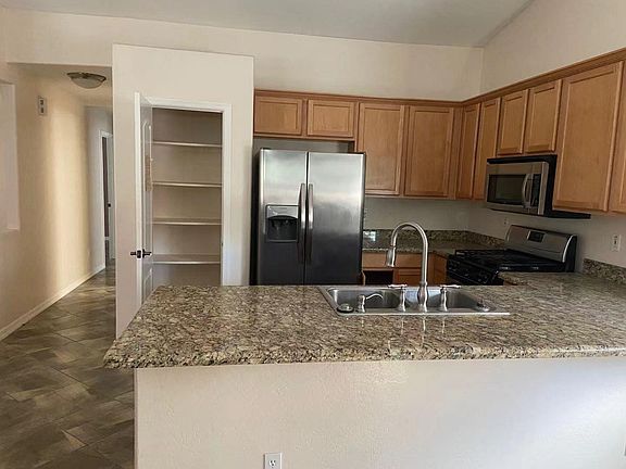 5th image of 43278 W McCord Dr