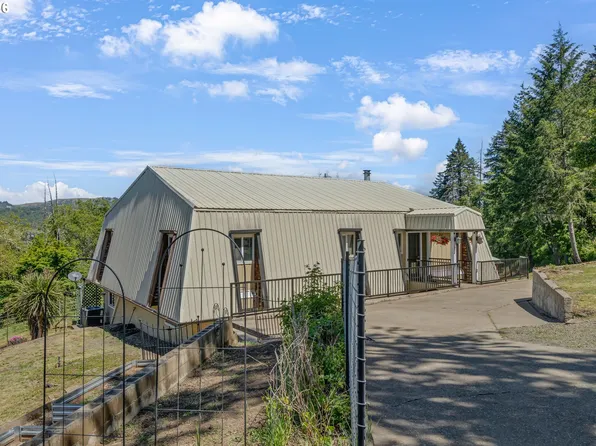 331 Hemlock Ln, Roseburg, OR 97471