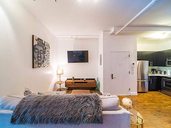5th image of 141 Grand St #2