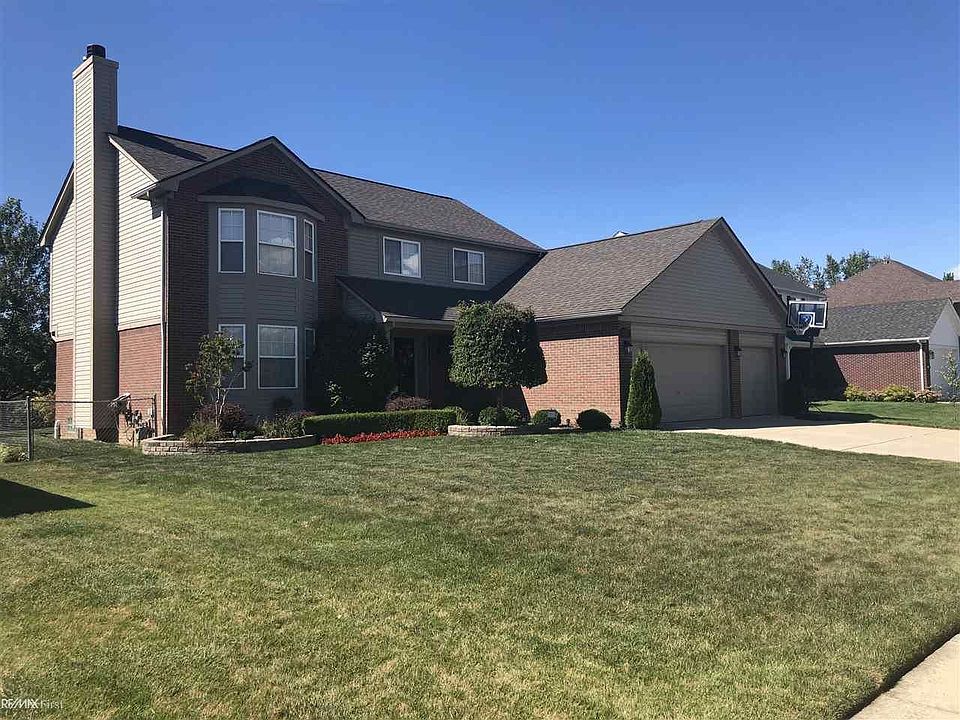 1st image of 52855 Turnberry Dr
