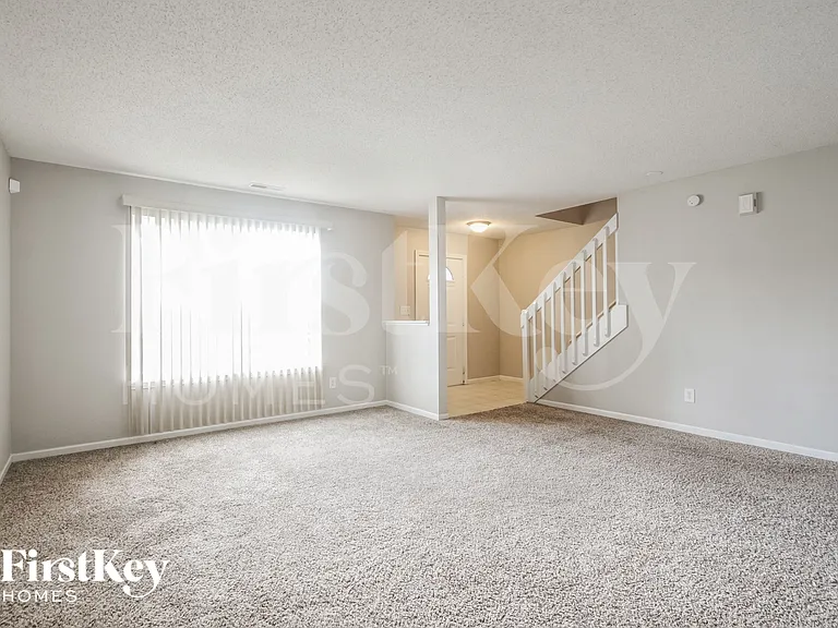 8942 Leffler Ln — Photo 2