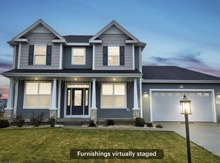 W217N6176 Masters Dr, Menomonee Falls, WI 53051