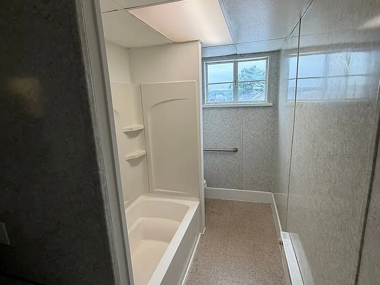549 E Vine St — Photo 6
